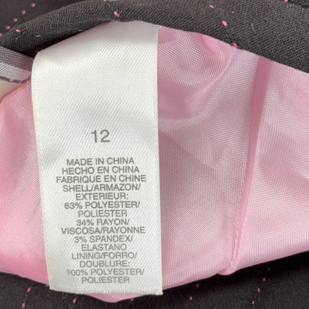 Three Piece Liz Claiborne Black Suit with Pink Pinstripes and Pink Lining - Picture 10 of 15